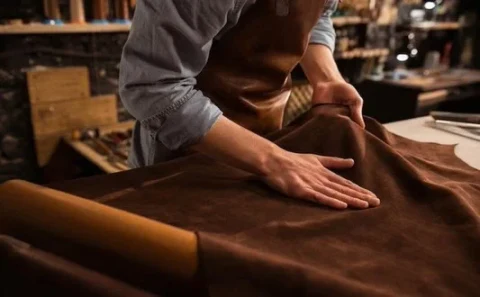 Roar Leather craftsmanship detail 2.