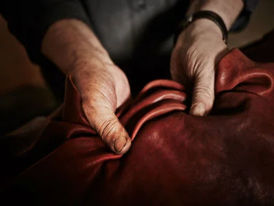 Roar Leather craftsmanship detail 3.